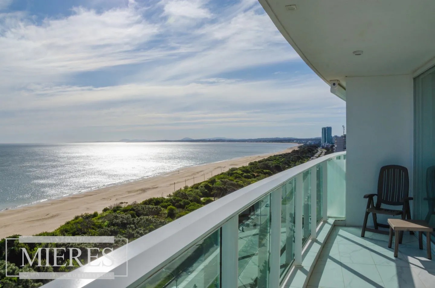 Venta de apartamento de 3 dormitorios - Playa Mansa — foto 4