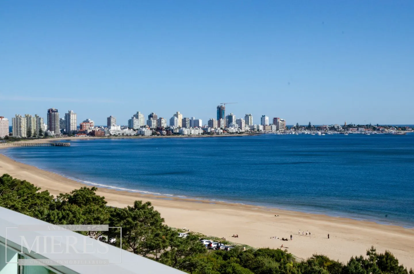 Alquiler temporal apartamento de 3 dormitorios - Playa Mansa — foto 2