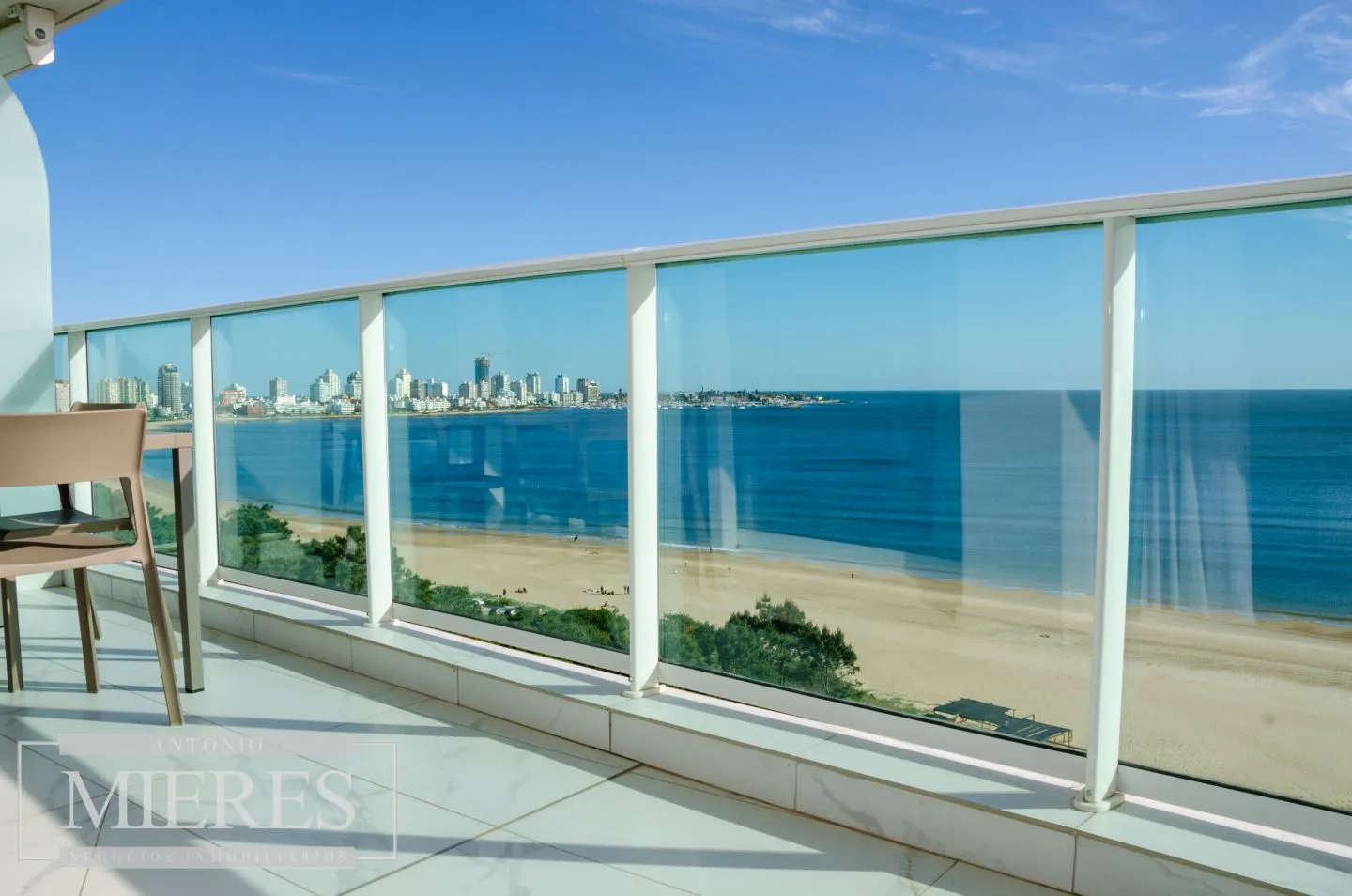 Alquiler anual de apartamento de 3 dormitorios - Playa Mansa — foto 5