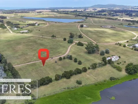 Venta lote-  Barrio Laguna de los Cisnes