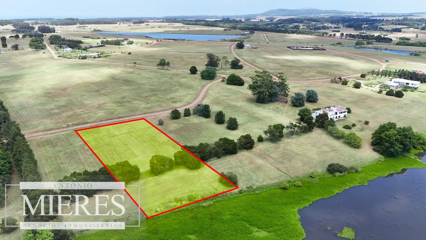 Venta lote-  Barrio Laguna de los Cisnes — foto 2