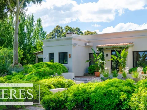 VENTA: CASA 4 DORMITORIOS C/PISCINA EL QUIJOTE LA BARRA