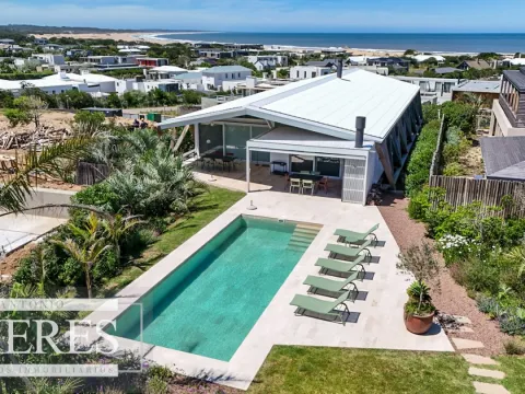 Casa espectacular en alquiler 3 dorm, increible vista mar, J
