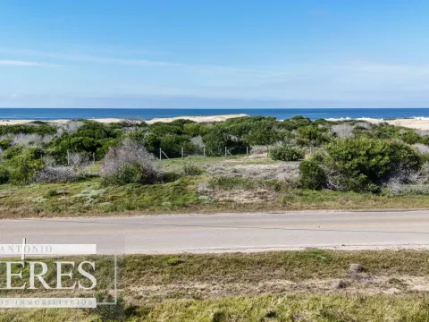 Venta de 2 Lotes total 3500m2  con Vista al Mar y al Faro — foto 2