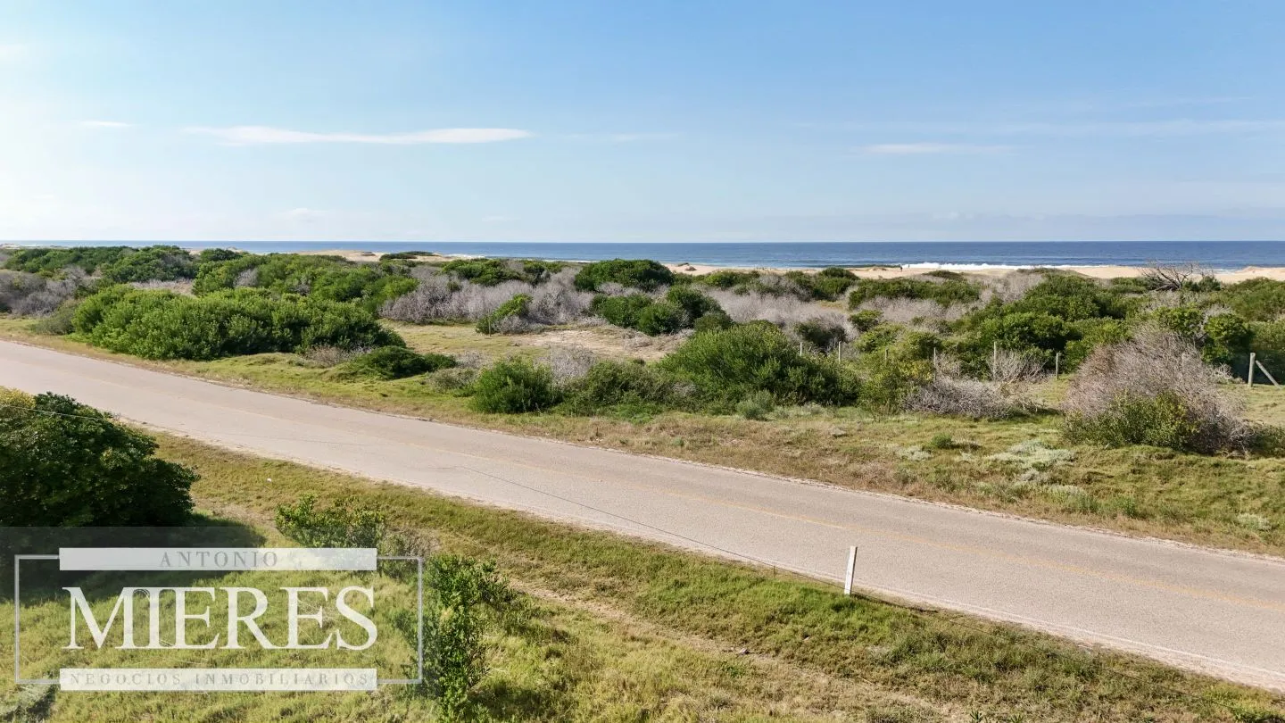 Venta de 2 Lotes total 3500m2  con Vista al Mar y al Faro — foto 3
