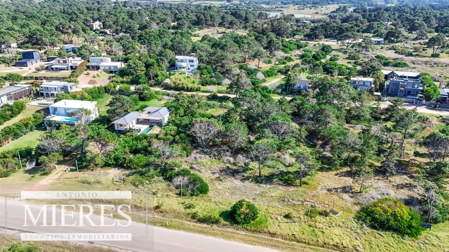 Venta de 2 Lotes total 3500m2  con Vista al Mar y al Faro — foto 9