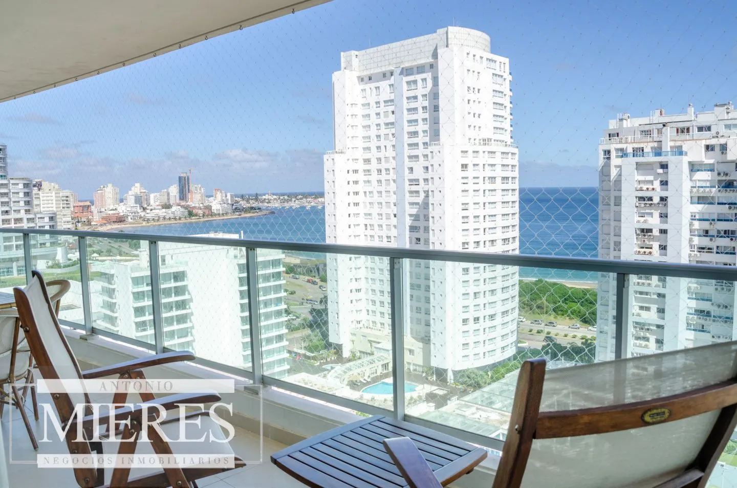 Venta apartamento 3 dormitorios- Playa Mansa — foto 2