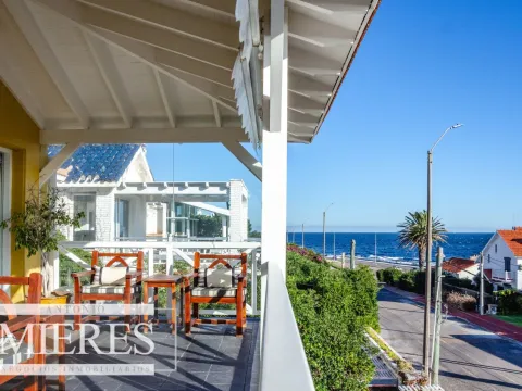 Venta casa 4 dormitorios- Península