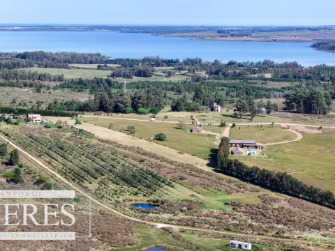 Chacra en venta de 5 ha con casa y vista a laguna del Sauce — foto 2