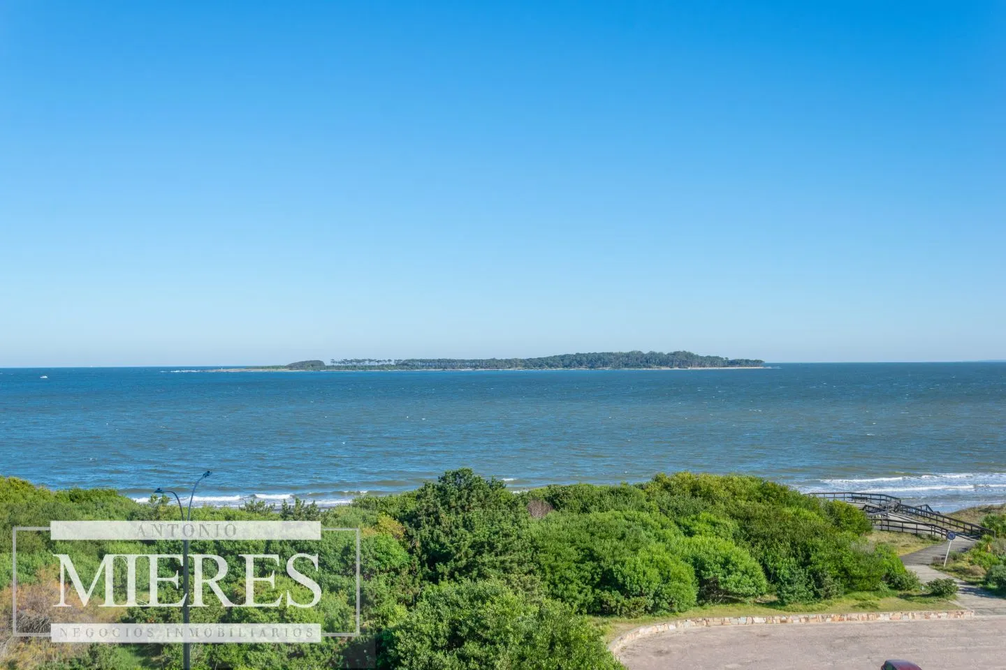 Venta de apartamento 3 dormitorios - Playa Mansa — foto 3