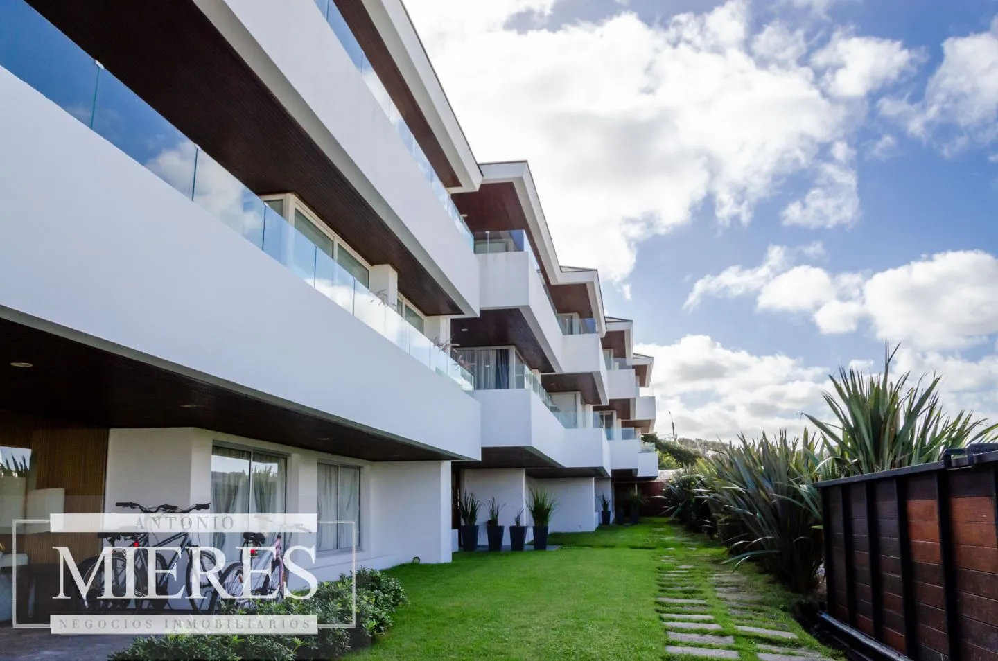 Venta apartamento de 3 dormitorios, La Barra — foto 1