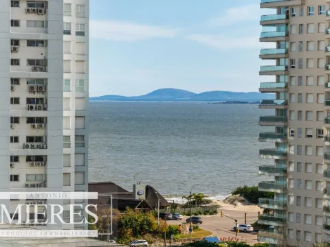 Venta apartamento 3 dormitorios- Playa Mansa