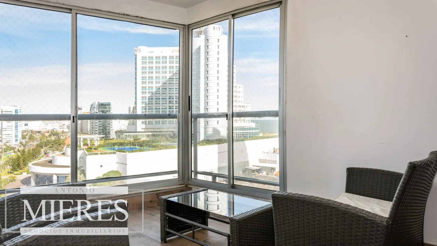 Venta apartamento 3 dormitorios- Playa Mansa — foto 2