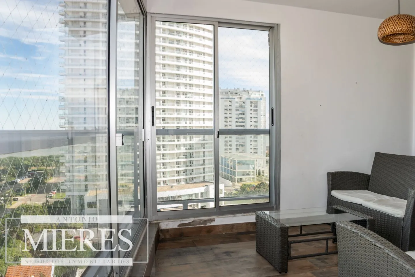 Venta apartamento 3 dormitorios- Playa Mansa — foto 3