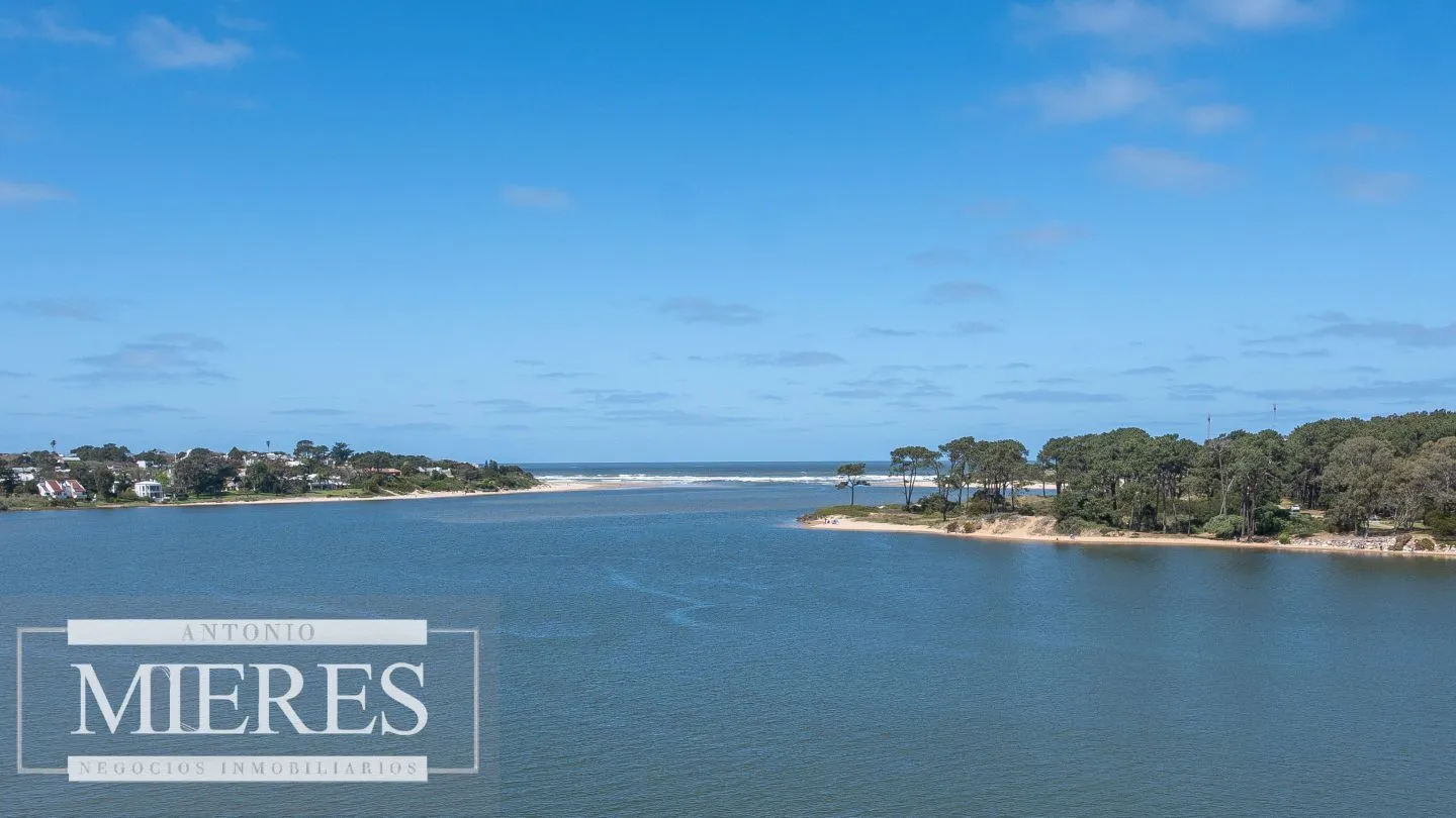 VENTA PENTHOUSE 4 DORMITORIOS LA BARRA PUNTA DEL ESTE — foto 4