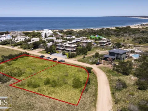 Venta exclusiva de 1 o 2 lotes en pueblo Jose Ignacio