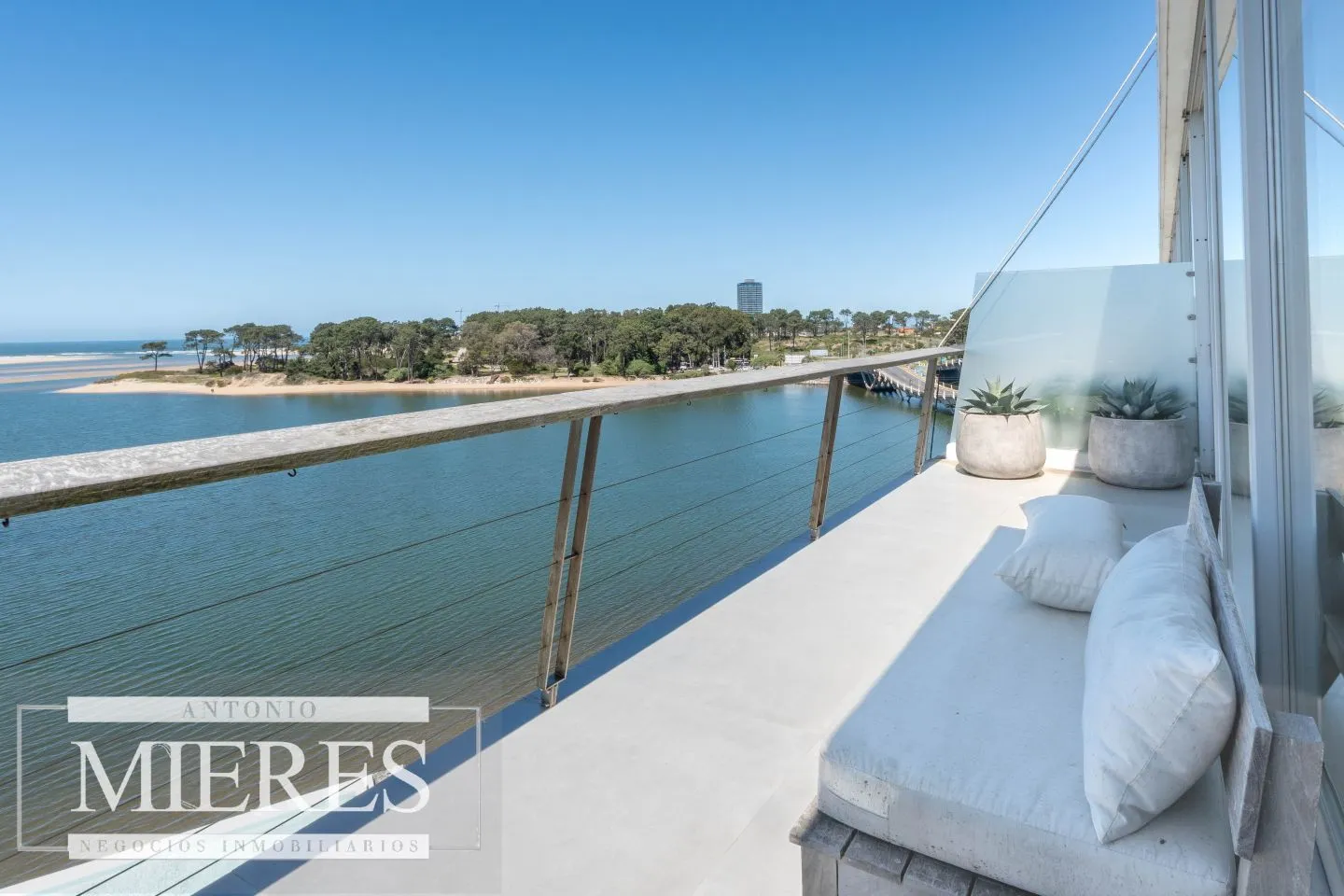 VENTA PENTHOUSE 3 DORMITORIOS DELAMAR L A BARRA — foto 5