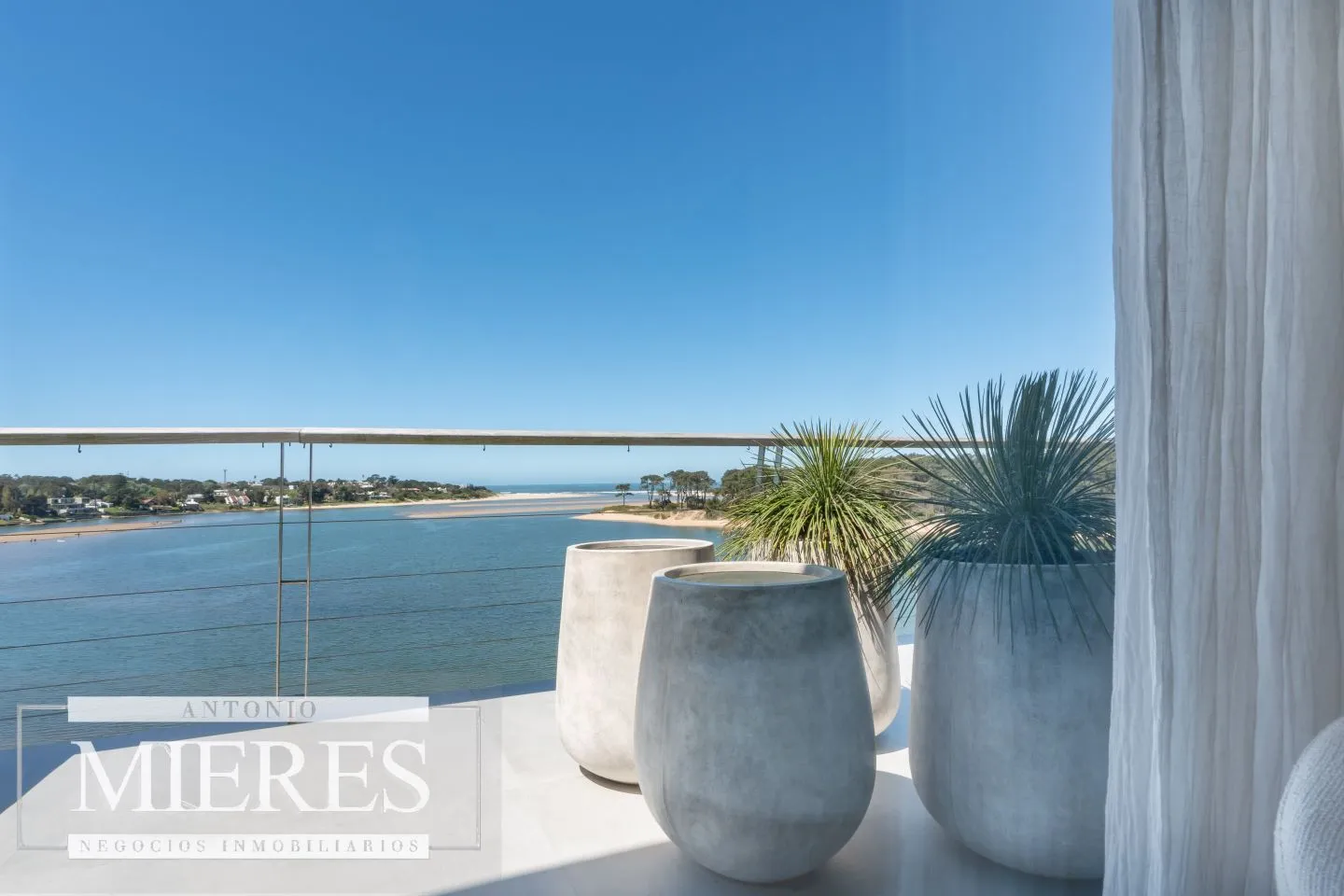 VENTA PENTHOUSE 3 DORMITORIOS DELAMAR L A BARRA — foto 12