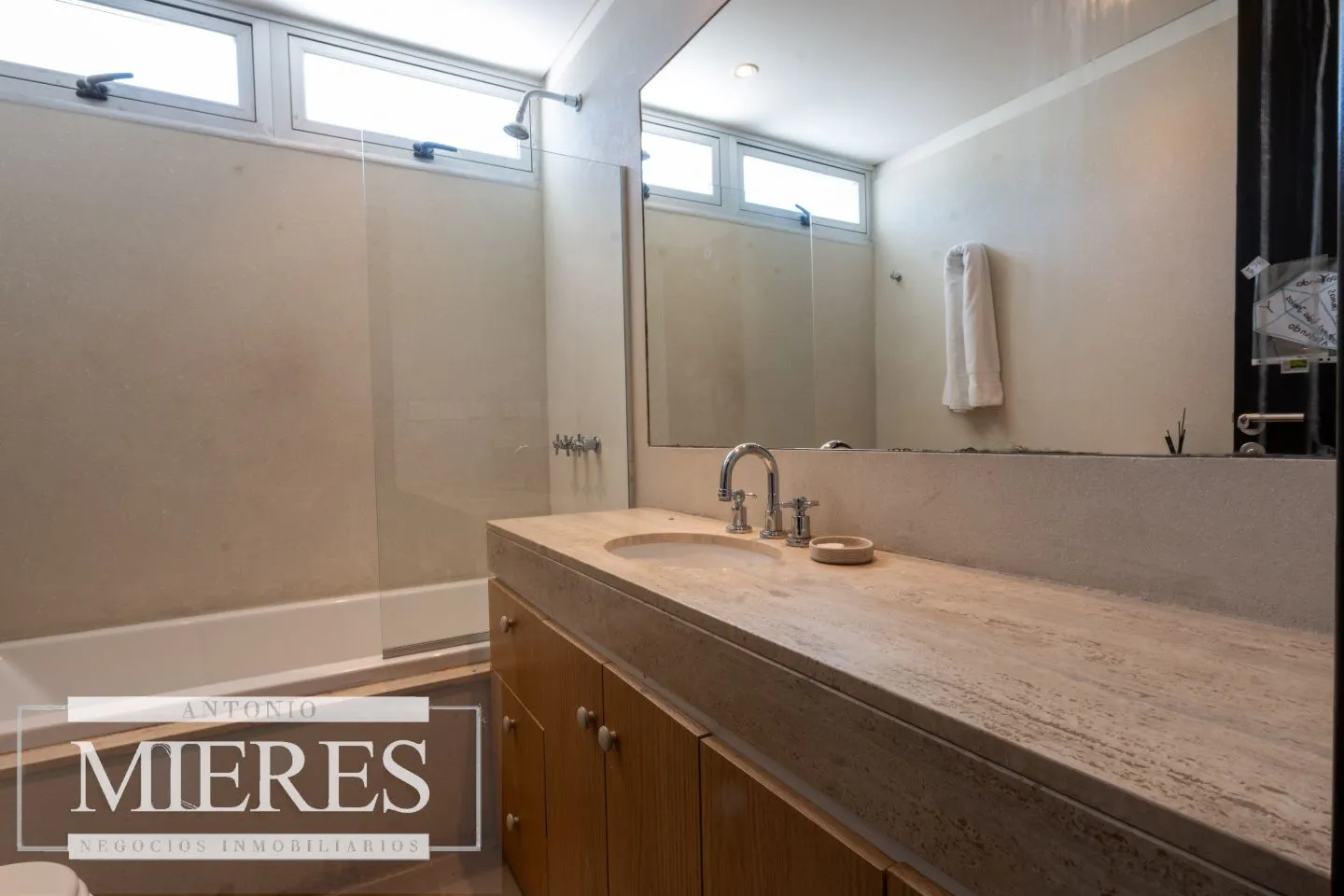 VENTA PENTHOUSE 3 DORMITORIOS DELAMAR L A BARRA — foto 19