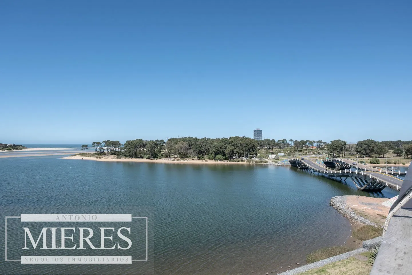 VENTA PENTHOUSE 3 DORMITORIOS DELAMAR L A BARRA — foto 22