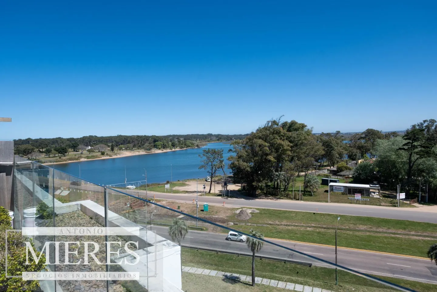 VENTA PENTHOUSE 3 DORMITORIOS DELAMAR L A BARRA — foto 26
