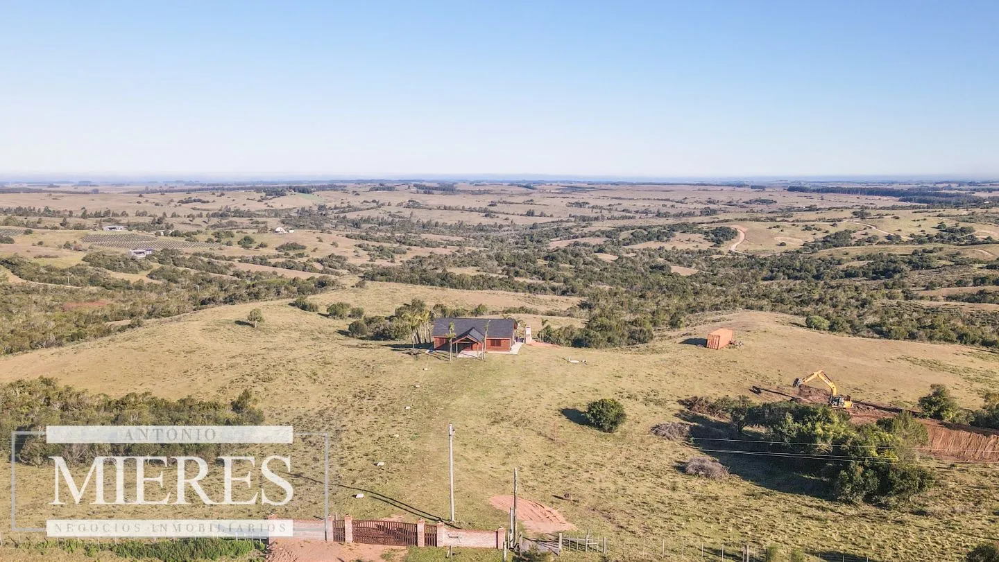 Venta de Campo en Garzón de 45 ha con casa y piscina — foto 8