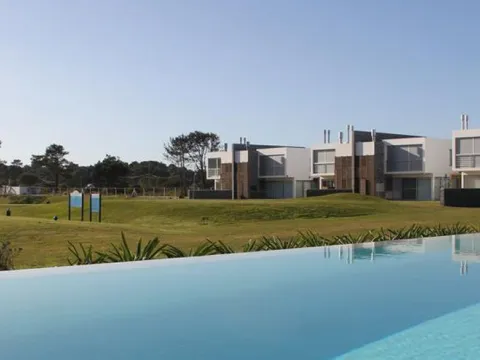 Venta casa 4 dormitorios- Playa Brava
