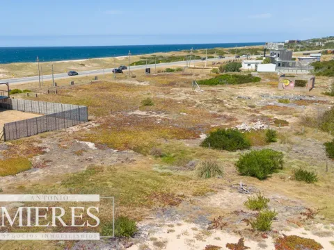 Venta de lote 2da linea y sobre laguna en Santa Monica — foto 3