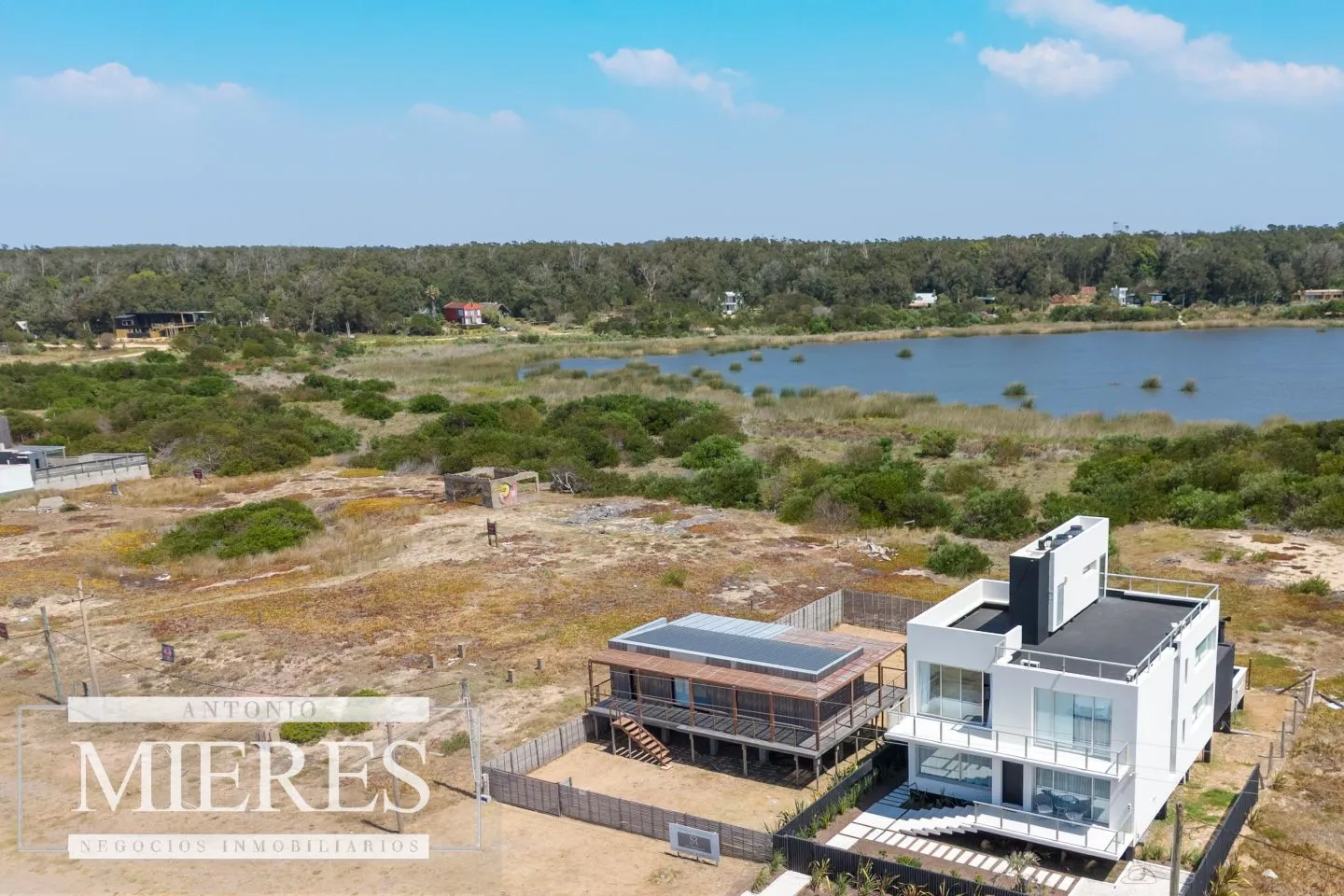 Venta de lote 2da linea y sobre laguna en Santa Monica — foto 5