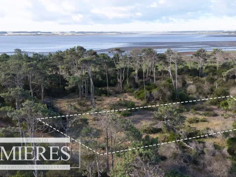 Venta de lote en El Caracol entre laguna y mar
