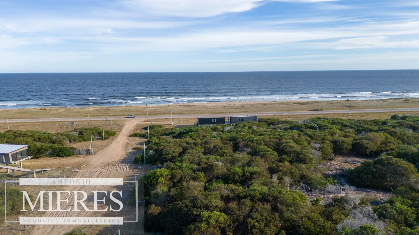 Venta de lote en El Caracol entre laguna y mar — foto 2