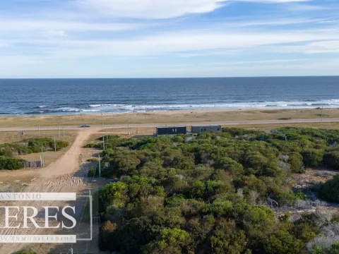 Venta de lote en El Caracol entre laguna y mar — foto 2