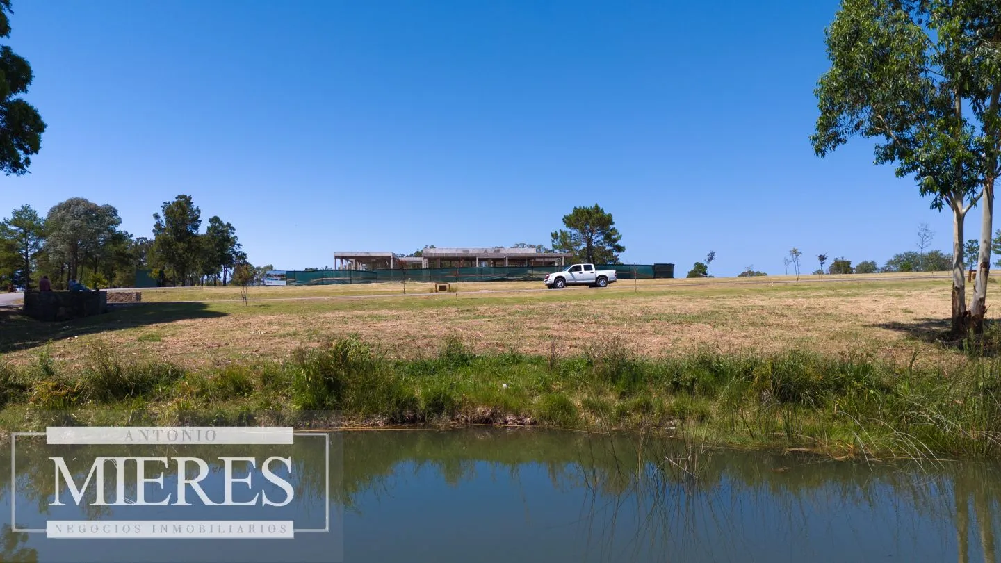 VENTA LOTE 4000M2 EN PUEBLOMIO GOLF — foto 14