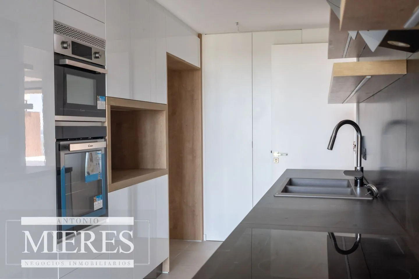Venta penthouse cuatro suites en Manantiales — foto 16