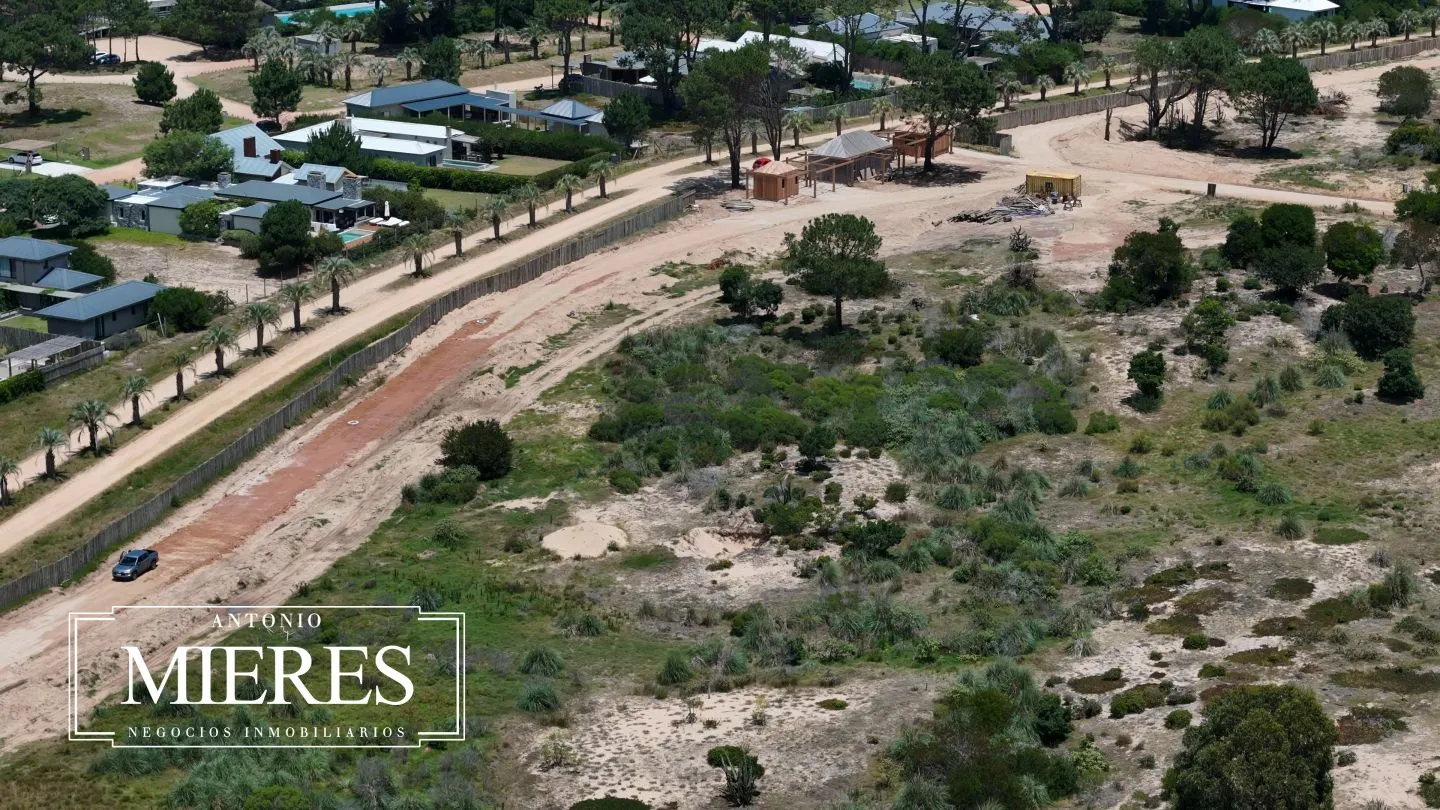Venta lote 1000m2 en barrio Playa Brava a 5' de Jose Ignacio — foto 5