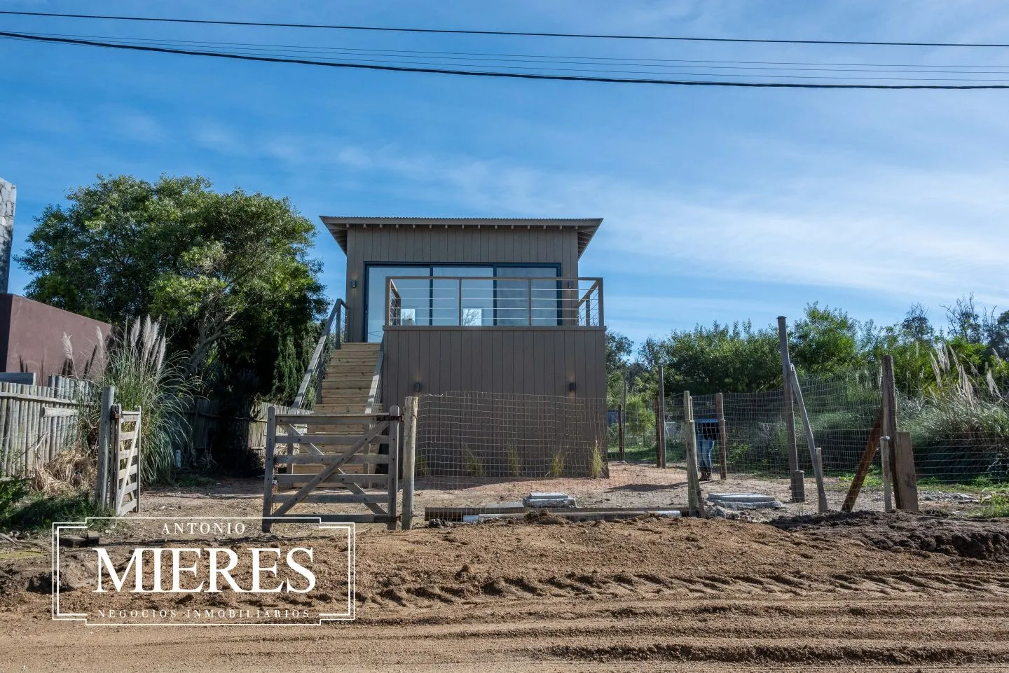 Venta casa a estrenar 2 dorm 2 pisos en Santa Mónica — foto 1