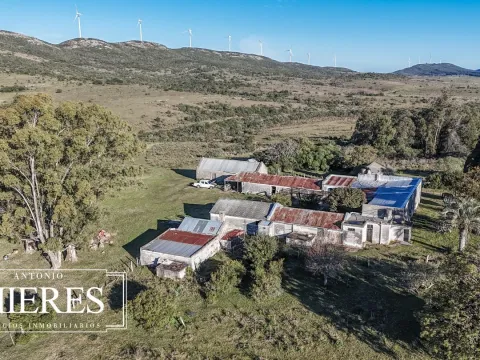 Campo de 600 ha en Sierras de carape, Maldonado Uruguay.
