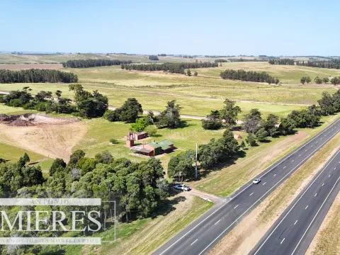 Chacra en venta de 3 ha con casa y galpón sobre ruta 9 a pocos min del mar.