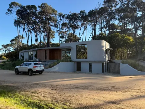 VENTA CASA 5 DORMITORIOS EN RESERVA MONTOYA