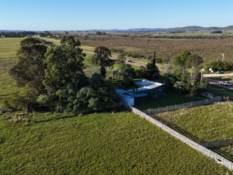 Chacra en venta de 7 ha con casa y arroyo — foto 2