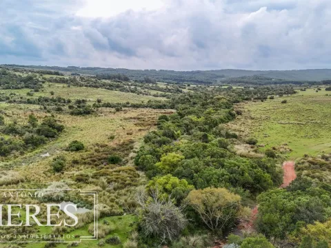 Campo de 32 ha panorámico con arroyo en Maldonado — foto 3