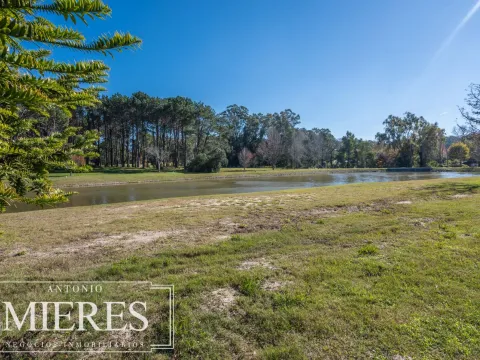 Venta lote en barrio privado Aura- Golf Punta del Este