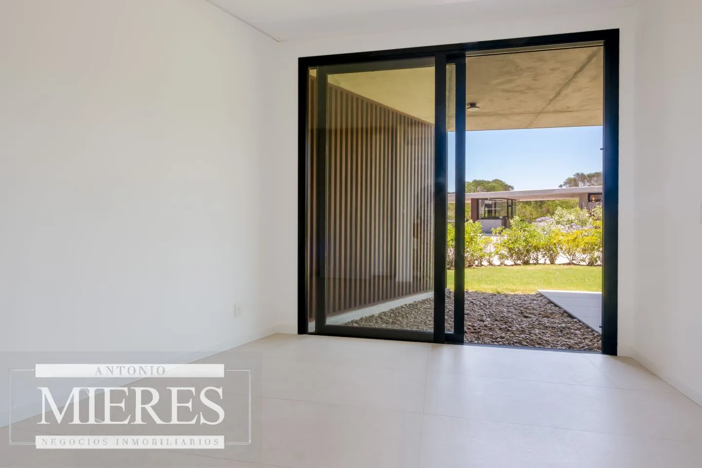 VENTA DEPARTAMENTO 4 DORMITORIOS EN MANANTIALES CON PISCINA — foto 13