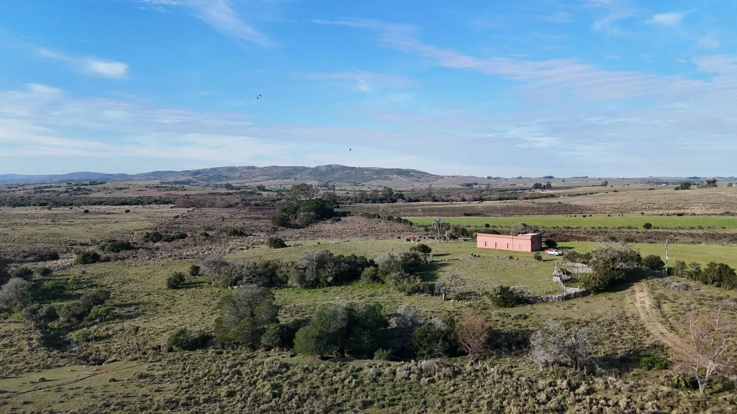 Campo de 36 ha en venta con casa y arroyo, Maldonado Uruguay. — foto 1