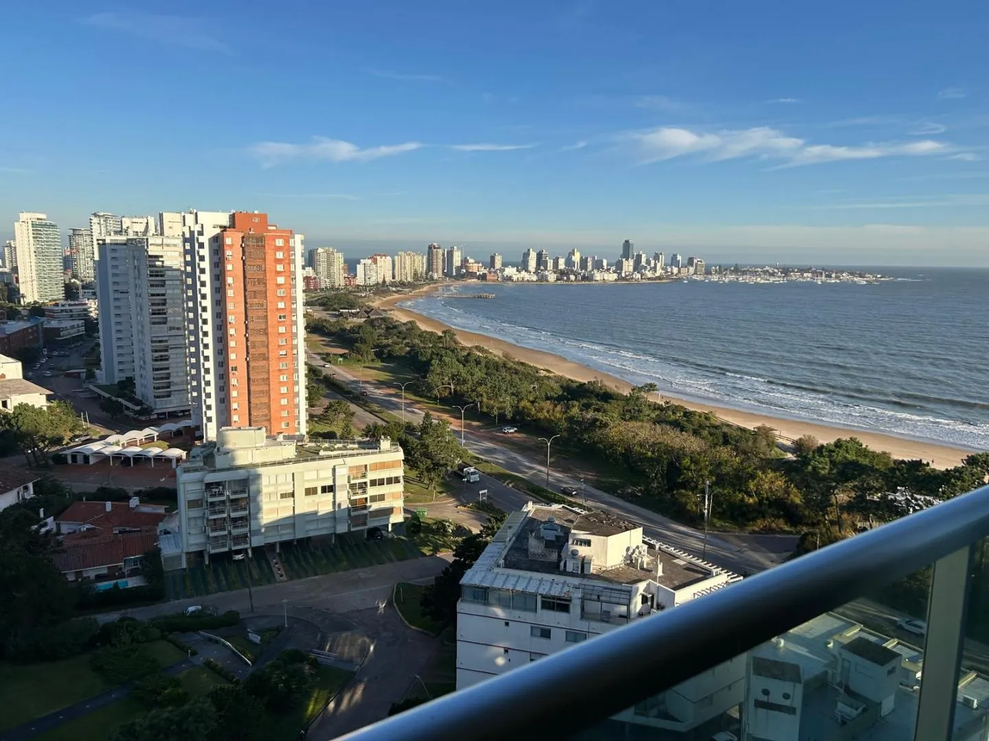 Alquiler anual apartamento de 2 dormitorio - Playa Mansa — foto 16