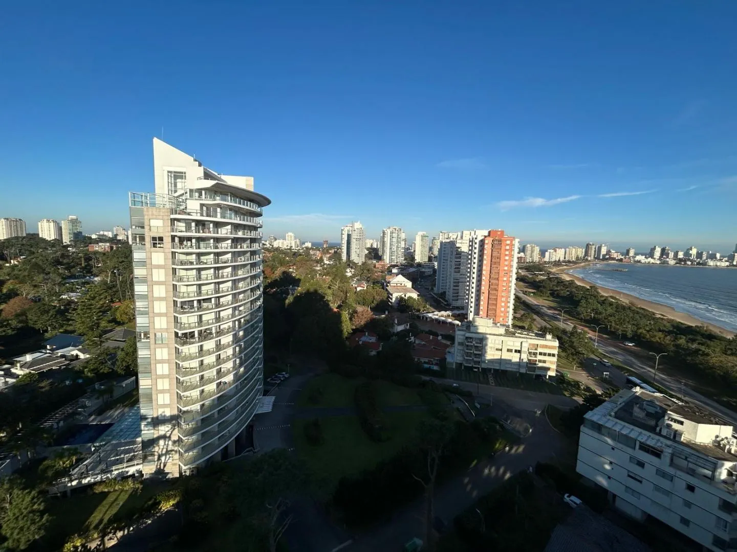 Alquiler anual apartamento de 2 dormitorio - Playa Mansa — foto 18