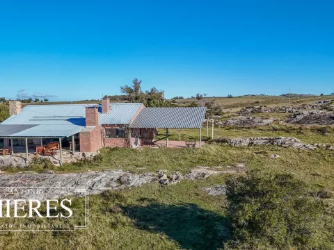 Campo de 78ha con arroyo y casa principal — foto 4