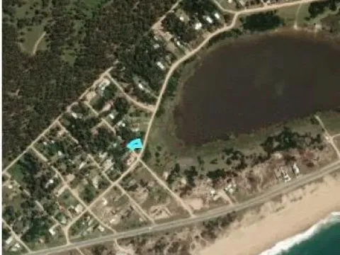 Venta 2 lotes (total 585m2) en Sta Monica, frente a laguna