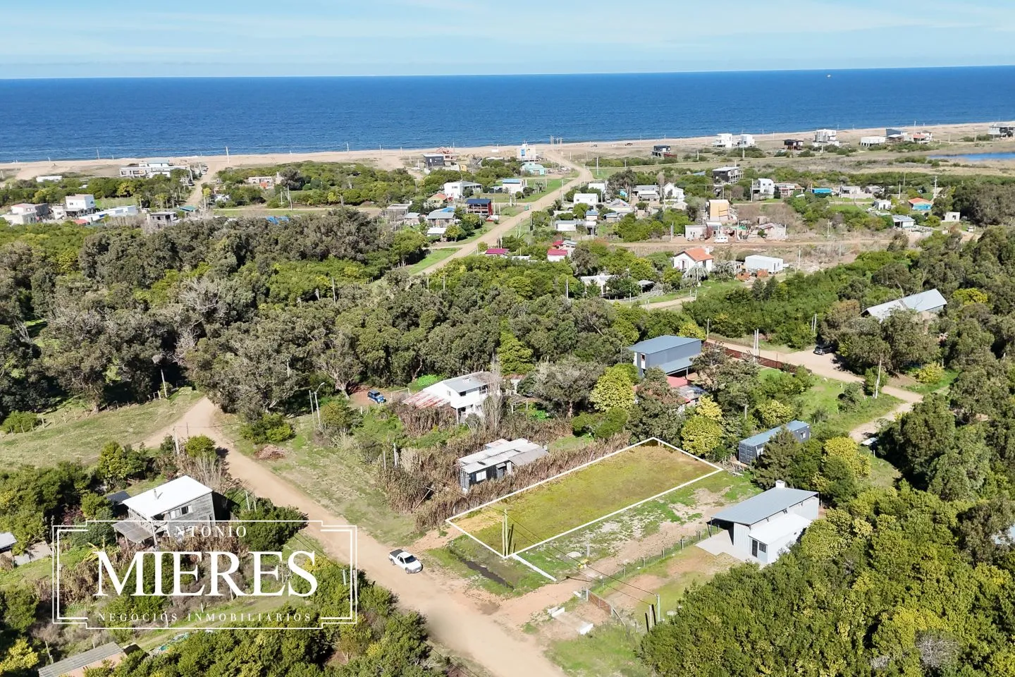 Lote en venta cercano a laguna Santa Mónica — foto 1