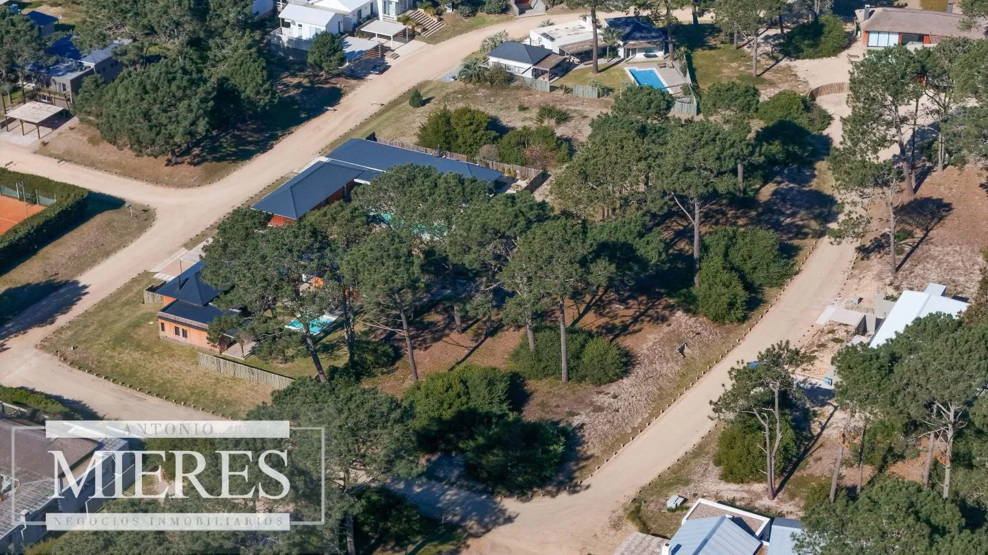 Lote en venta de 1000m2 en barrio privado Pinar del Faro — foto 3